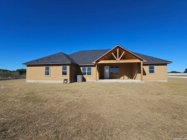 956 Horseshoe Falls, Bandera, TX 78003