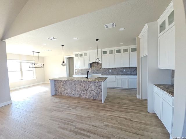 956 Horseshoe Falls, Bandera, TX 78003