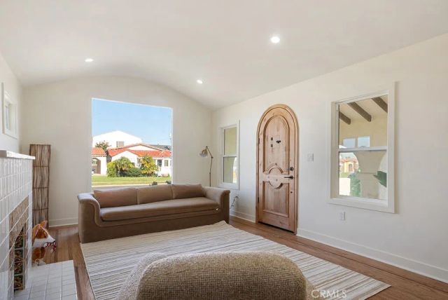 2014 W 84th Street, Los Angeles, CA 90047