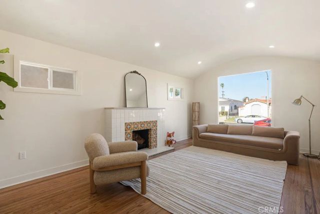 2014 W 84th Street, Los Angeles, CA 90047