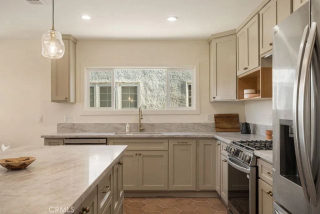2014 W 84th Street, Los Angeles, CA 90047