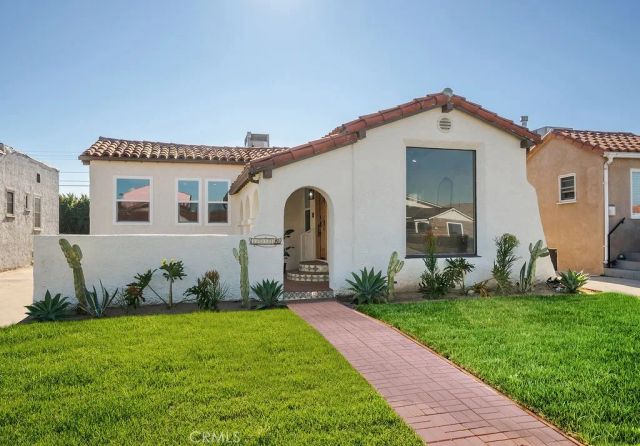 2014 W 84th Street, Los Angeles, CA 90047