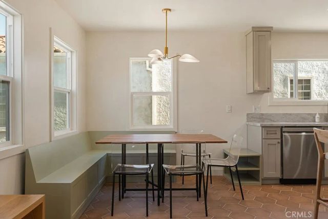 2014 W 84th Street, Los Angeles, CA 90047