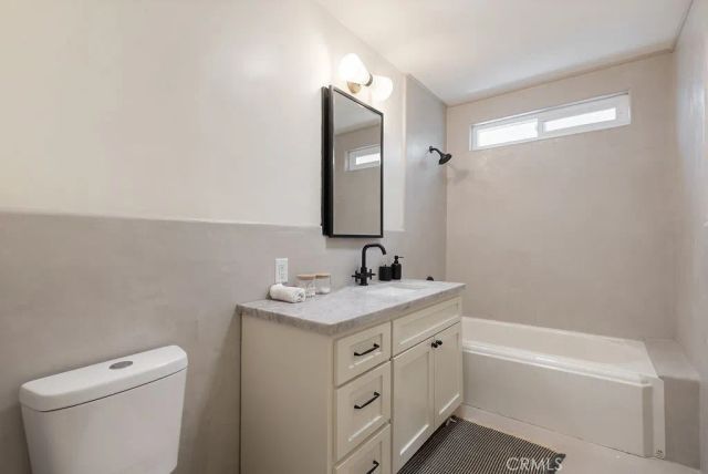 2014 W 84th Street, Los Angeles, CA 90047