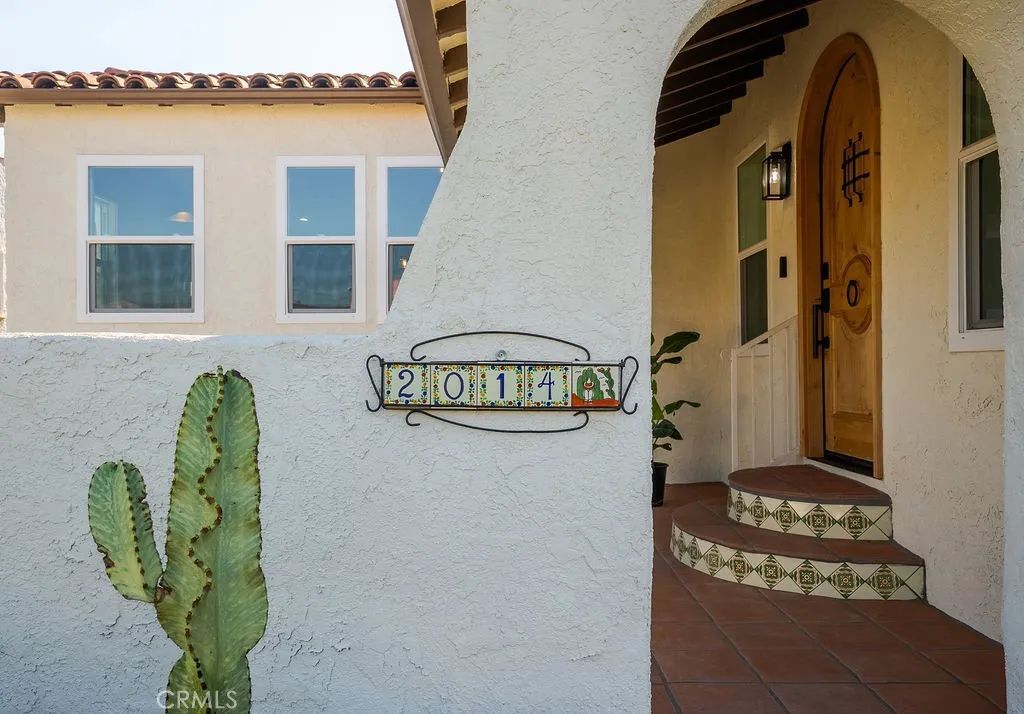 2014 W 84th Street, Los Angeles, CA 90047