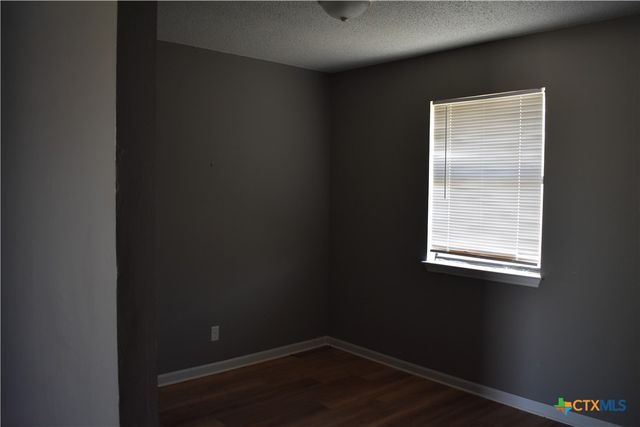 304 Meadow Drive, Marion, TX 78124