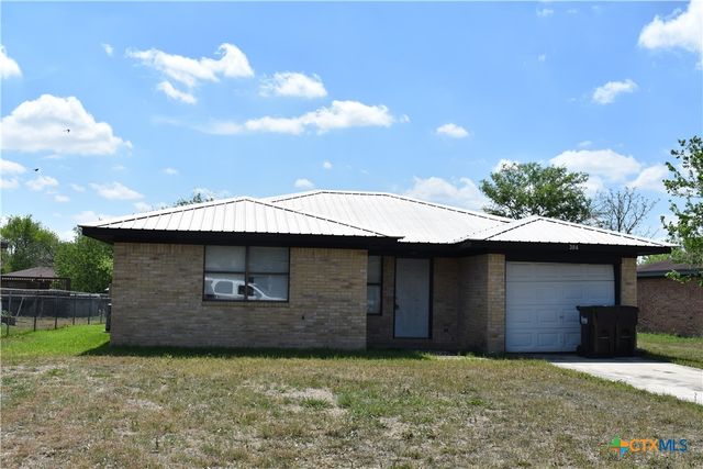 304 Meadow Drive, Marion, TX 78124