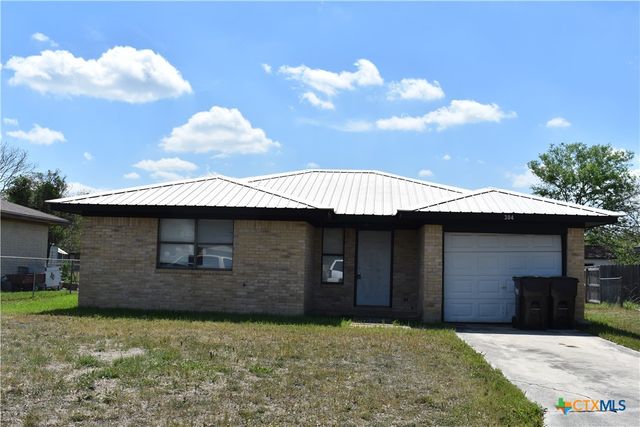 304 Meadow Drive, Marion, TX 78124