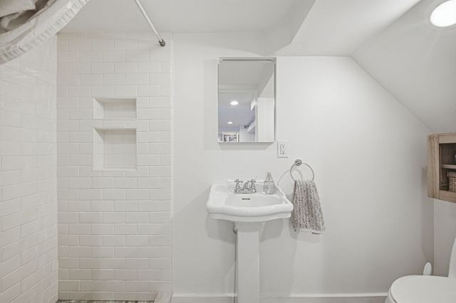 28 Lilly Ln, Dedham, MA 02026