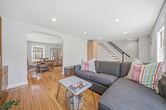 28 Lilly Ln, Dedham, MA 02026