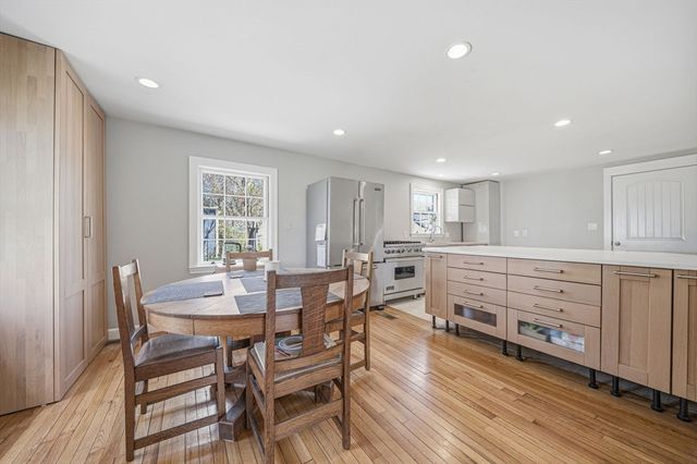 28 Lilly Ln, Dedham, MA 02026