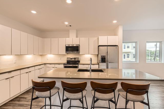 5924 S Congress Ave 11S, Austin, TX 78745