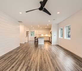 5924 S Congress Ave 11S, Austin, TX 78745