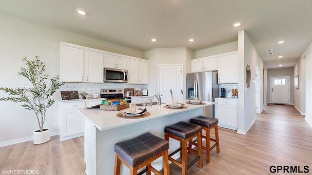 6215 Harvest Drive, Papillion, NE 68157