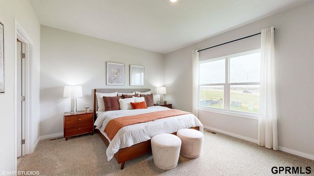 6215 Harvest Drive, Papillion, NE 68157