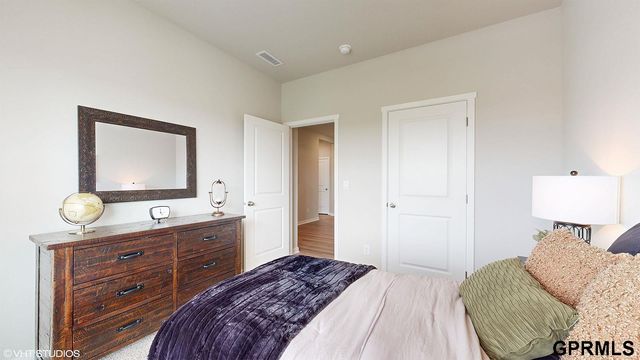 6215 Harvest Drive, Papillion, NE 68157