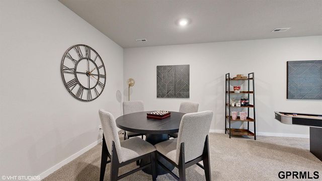 6215 Harvest Drive, Papillion, NE 68157