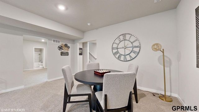 6215 Harvest Drive, Papillion, NE 68157