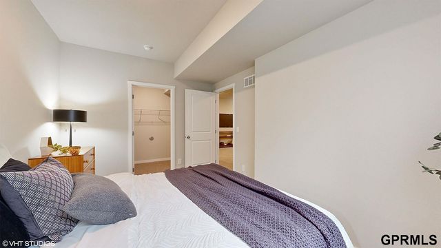 6215 Harvest Drive, Papillion, NE 68157