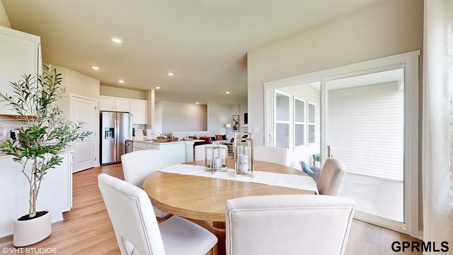 6215 Harvest Drive, Papillion, NE 68157