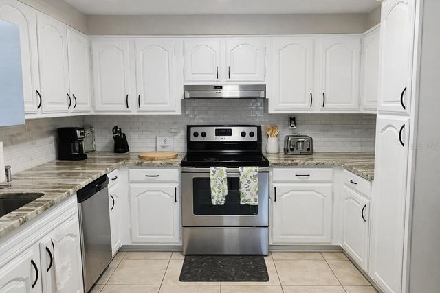 24 LILAC DRIVE, Debary, FL 32713