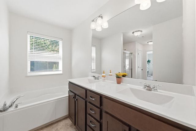 11529 Pineridge Way N, Dayton, MN 55327