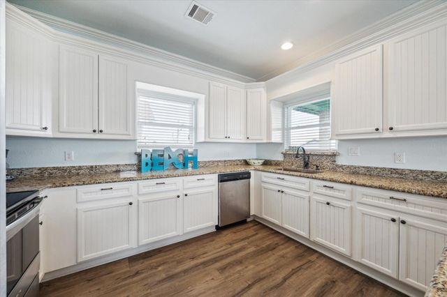 923 Tidelands Drive, Crystal Beach, TX 77650