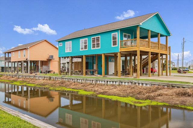 923 Tidelands Drive, Crystal Beach, TX 77650