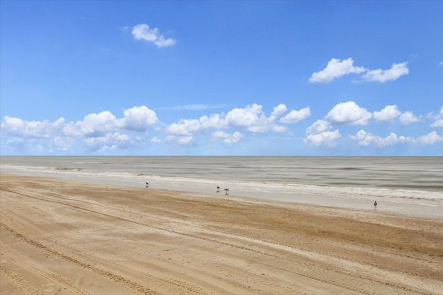 923 Tidelands Drive, Crystal Beach, TX 77650