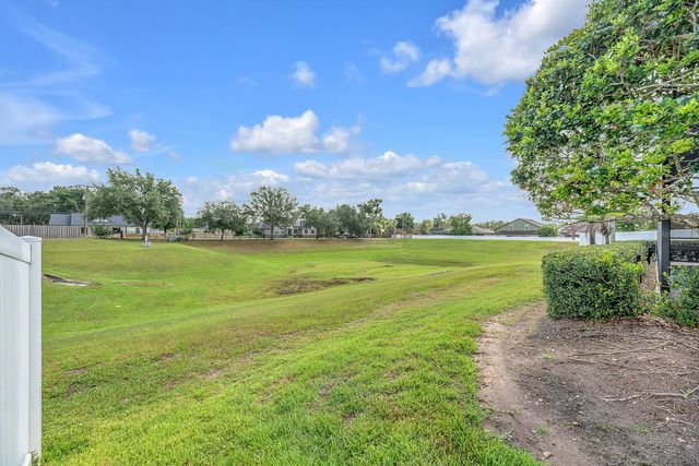 2817 DURANT TRAILS BOULEVARD, Dover, FL 33527