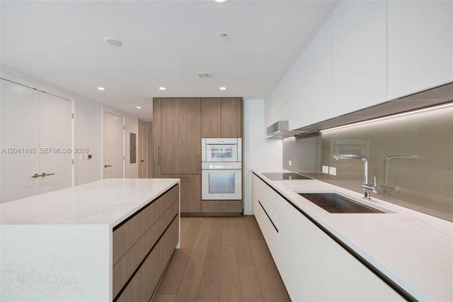 9221 E Bay Harbor Drive 210, Bay Harbor Islands, FL 33154