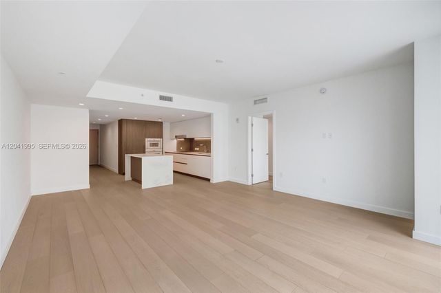 9221 E Bay Harbor Drive 210, Bay Harbor Islands, FL 33154