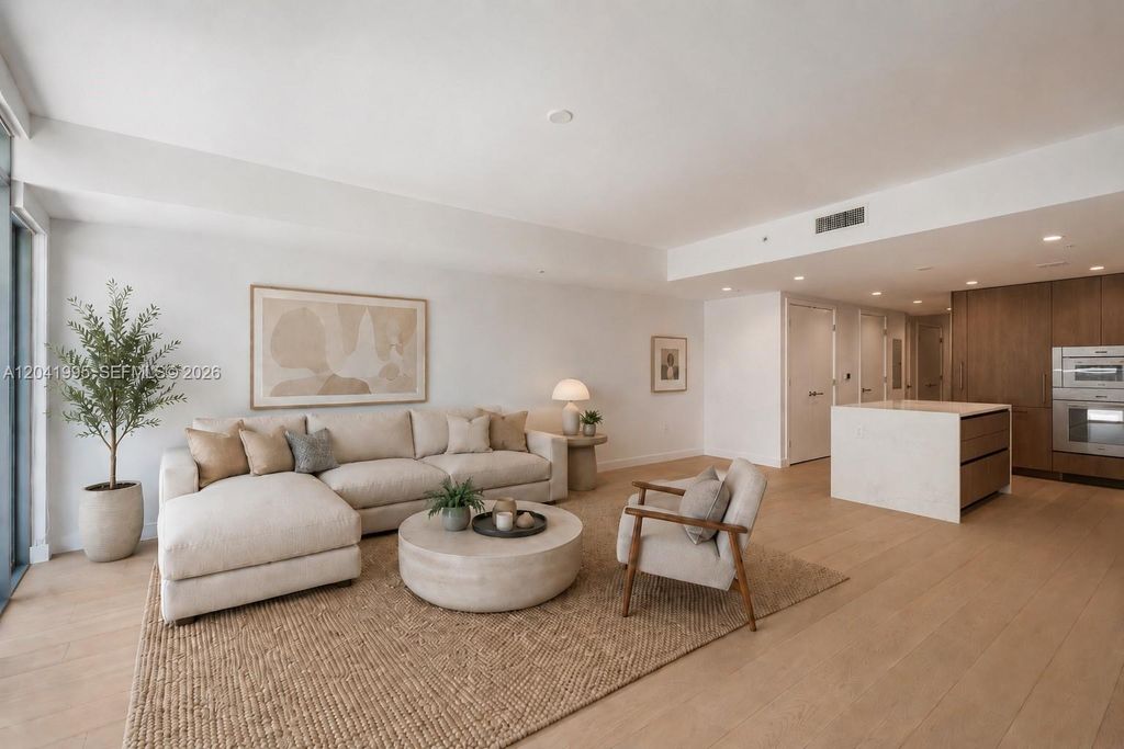 9221 E Bay Harbor Drive 210, Bay Harbor Islands, FL 33154