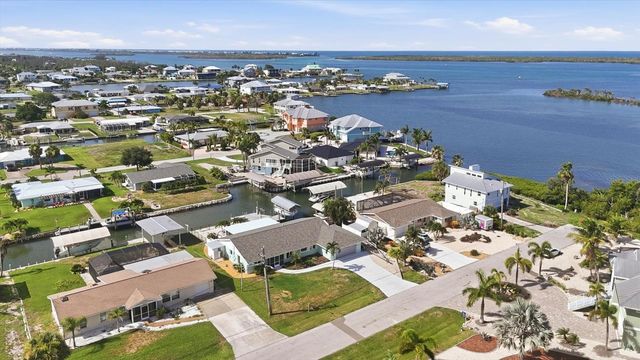 1925 OREGON TRAIL, Englewood, FL 34224