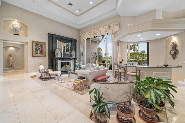 61 St George Place, Palm Beach Gardens, FL 33418