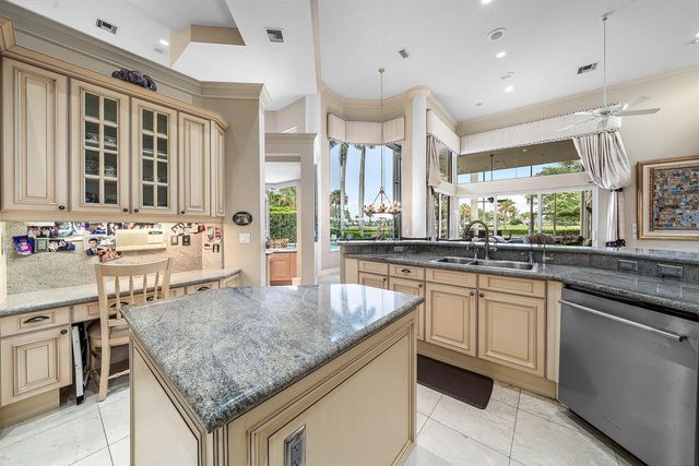 61 St George Place, Palm Beach Gardens, FL 33418