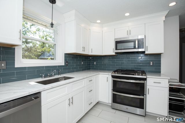 7 Raynham Road, East Haven, CT 06512