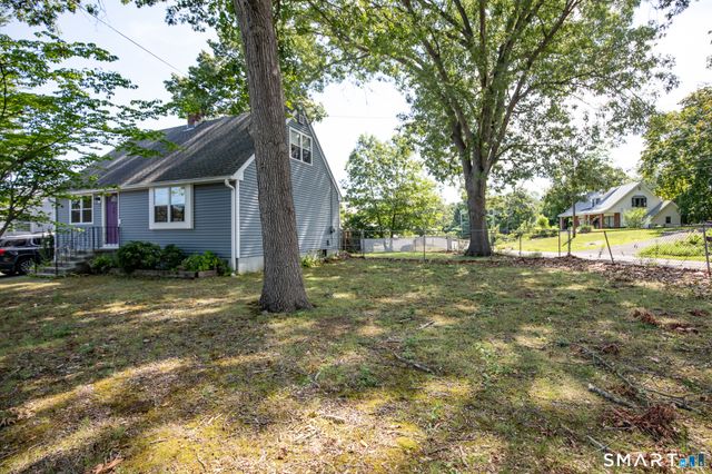 7 Raynham Road, East Haven, CT 06512