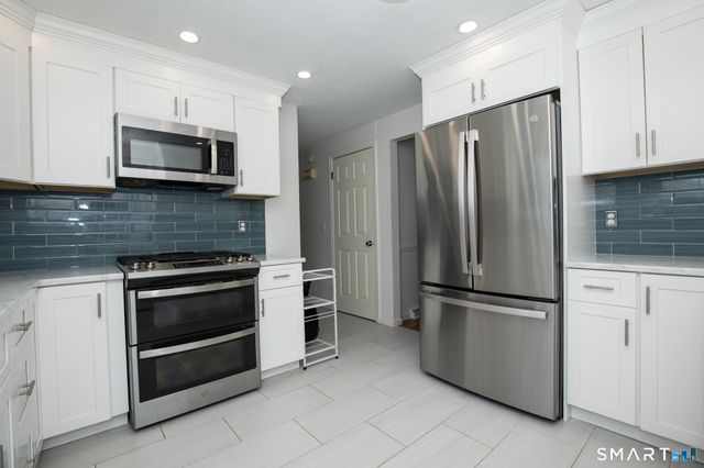 7 Raynham Road, East Haven, CT 06512
