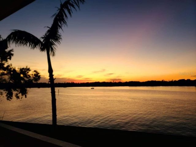 5107 SALMON DRIVE SE C, St Petersburg, FL 33705