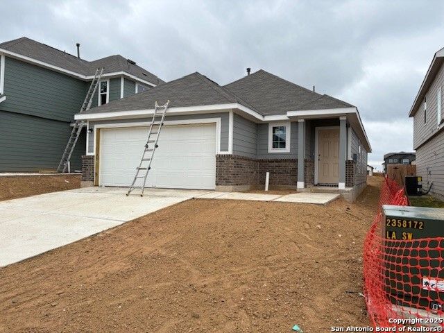 8555 Catnip Pass, Elmendorf, TX 78112