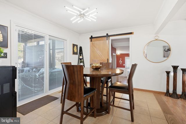 11 ROSSITER CIR, Newark, DE 19702