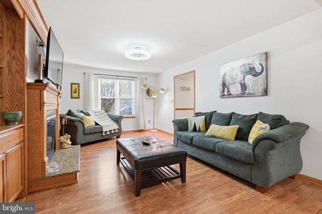 11 ROSSITER CIR, Newark, DE 19702