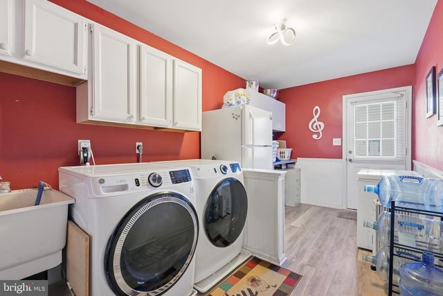 11 ROSSITER CIR, Newark, DE 19702