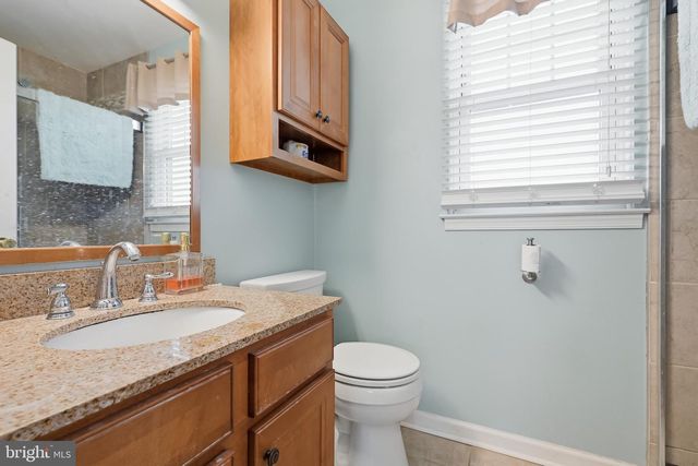 11 ROSSITER CIR, Newark, DE 19702