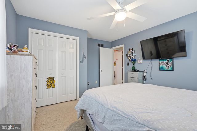 11 ROSSITER CIR, Newark, DE 19702