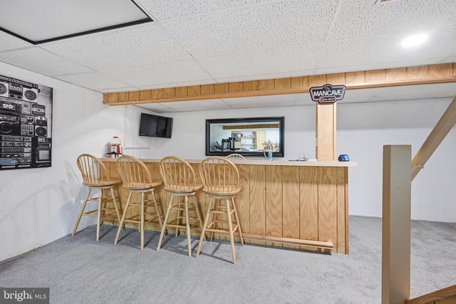 11 ROSSITER CIR, Newark, DE 19702