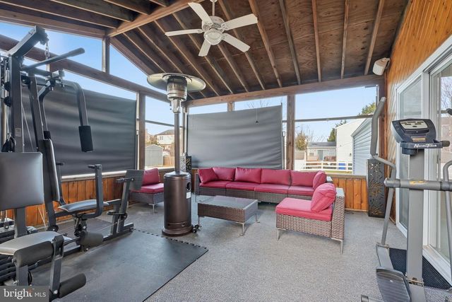 11 ROSSITER CIR, Newark, DE 19702