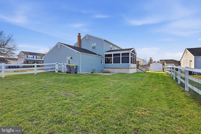 11 ROSSITER CIR, Newark, DE 19702