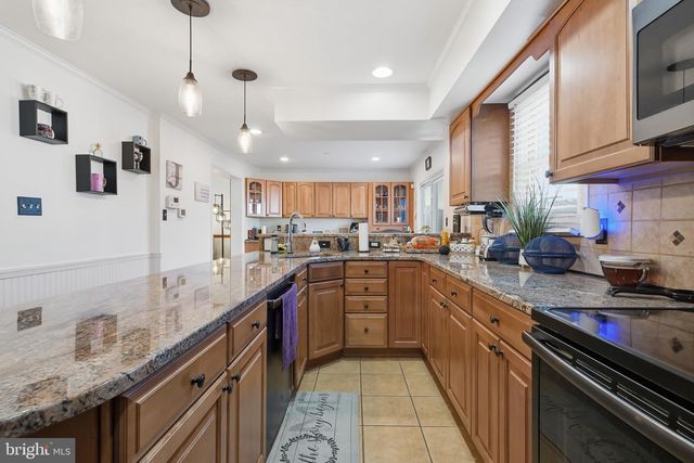 11 ROSSITER CIR, Newark, DE 19702